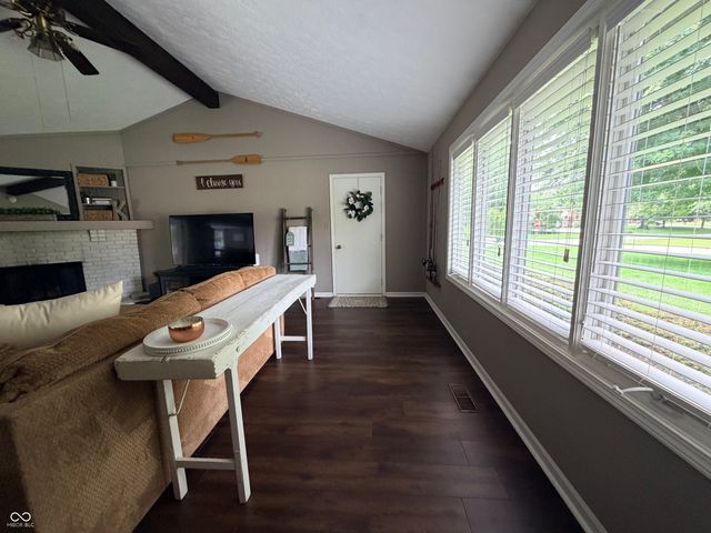 325 Rolling Trails Road, Greenwood, IN 46142