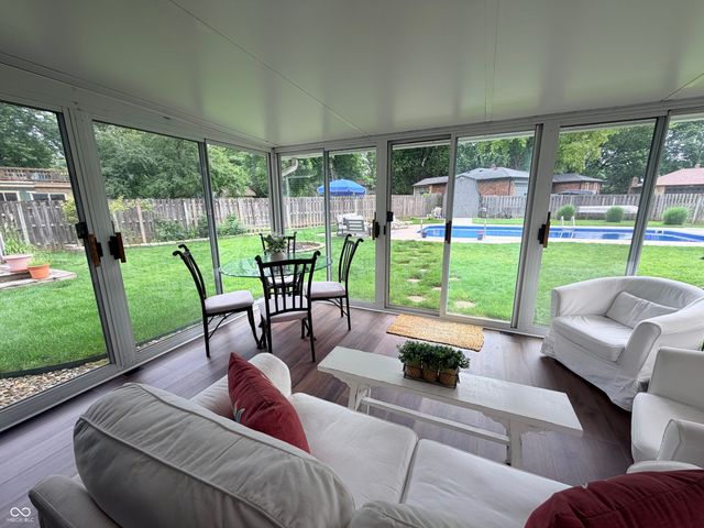 325 Rolling Trails Road, Greenwood, IN 46142