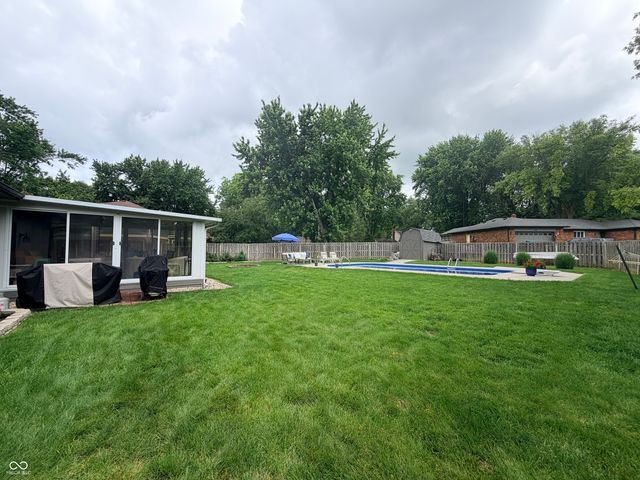 325 Rolling Trails Road, Greenwood, IN 46142
