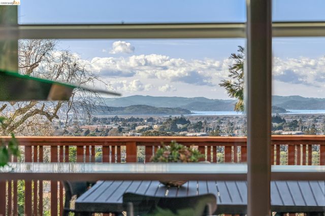 5861 Bernhard Ave, Richmond, CA 94805