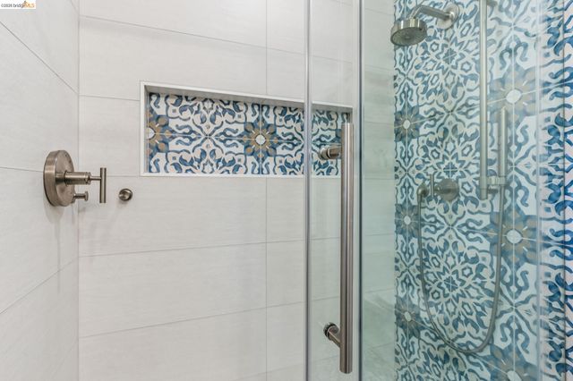 5861 Bernhard Ave, Richmond, CA 94805