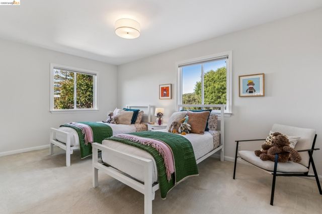 5861 Bernhard Ave, Richmond, CA 94805