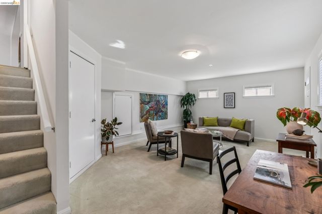 5861 Bernhard Ave, Richmond, CA 94805