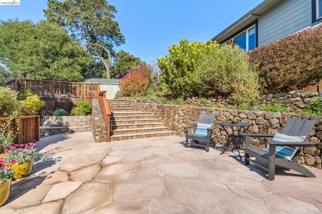 5861 Bernhard Ave, Richmond, CA 94805