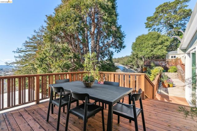 5861 Bernhard Ave, Richmond, CA 94805