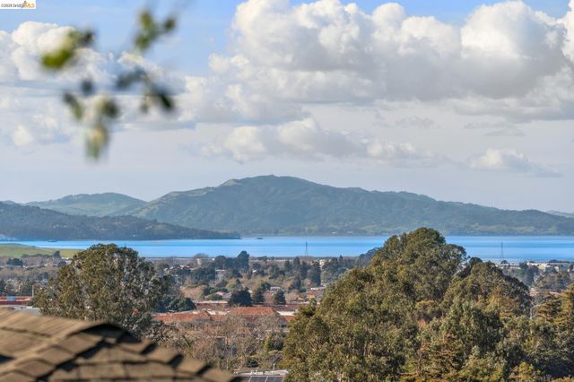 5861 Bernhard Ave, Richmond, CA 94805