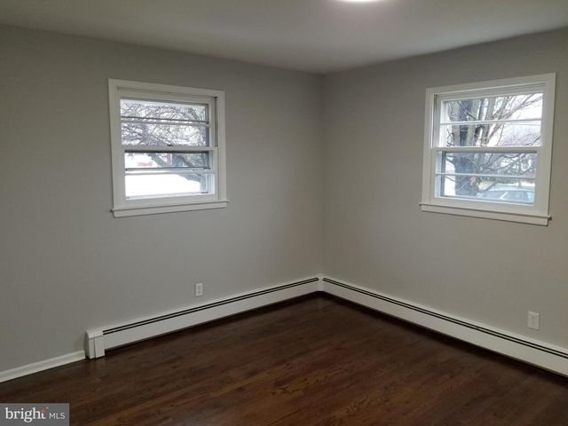 106 REVIEW AVE, Trenton, NJ 08648