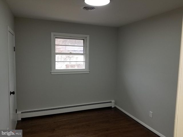 106 REVIEW AVE, Trenton, NJ 08648