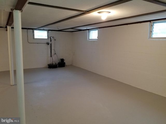 106 REVIEW AVE, Trenton, NJ 08648