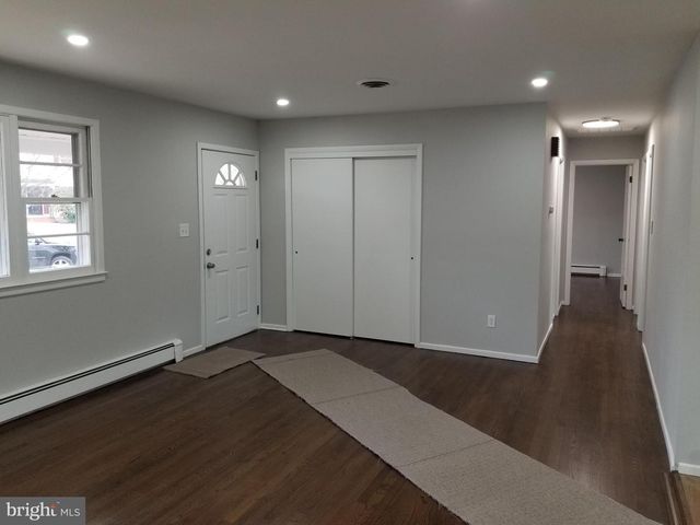 106 REVIEW AVE, Trenton, NJ 08648