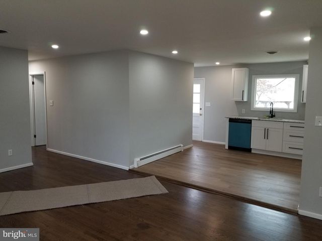 106 REVIEW AVE, Trenton, NJ 08648