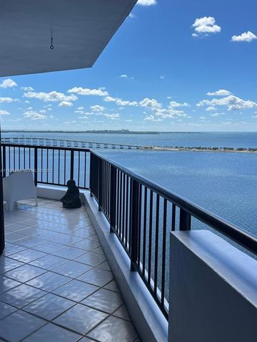 1581 Brickell Ave 2005, Miami, FL 33129