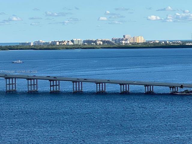 1581 Brickell Ave 2005, Miami, FL 33129