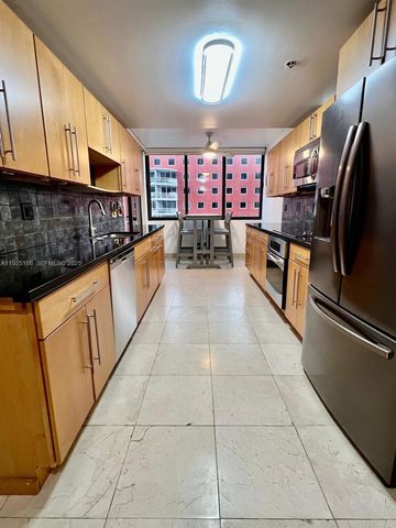 1581 Brickell Ave 2005, Miami, FL 33129