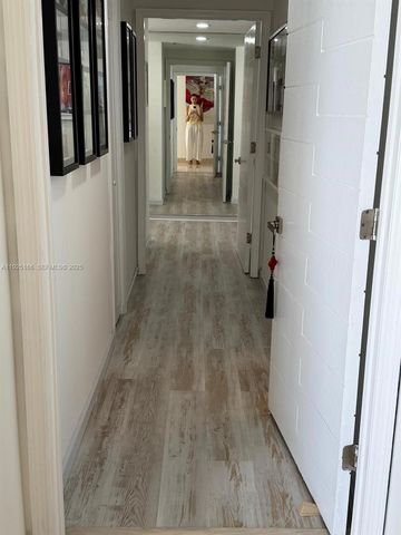 1581 Brickell Ave 2005, Miami, FL 33129