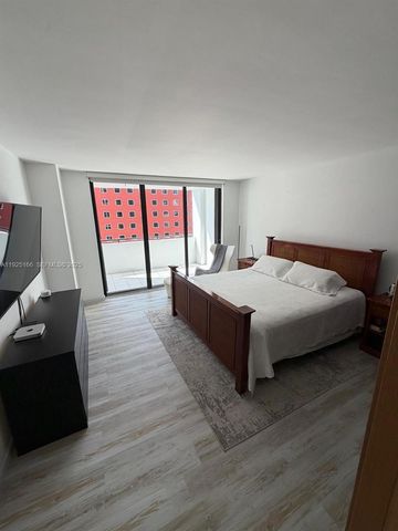 1581 Brickell Ave 2005, Miami, FL 33129