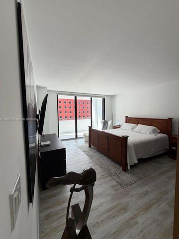 1581 Brickell Ave 2005, Miami, FL 33129