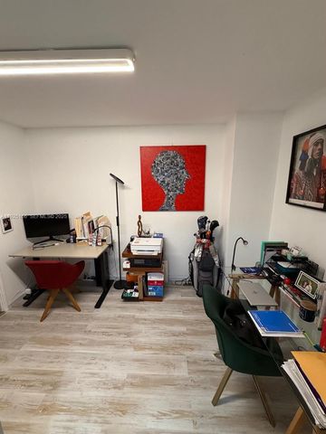 1581 Brickell Ave 2005, Miami, FL 33129