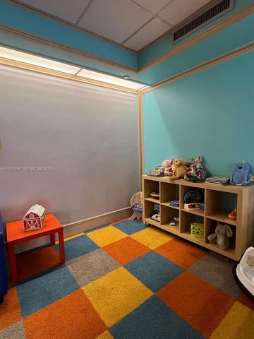 1581 Brickell Ave 2005, Miami, FL 33129