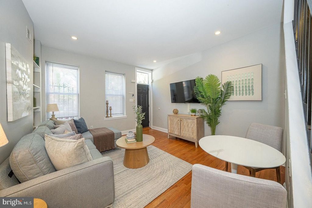 1608 BAINBRIDGE ST, PHILADELPHIA, PA 19146 — photo 3