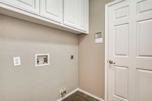 1214 Sandhurst Court, Grapevine, TX 76051