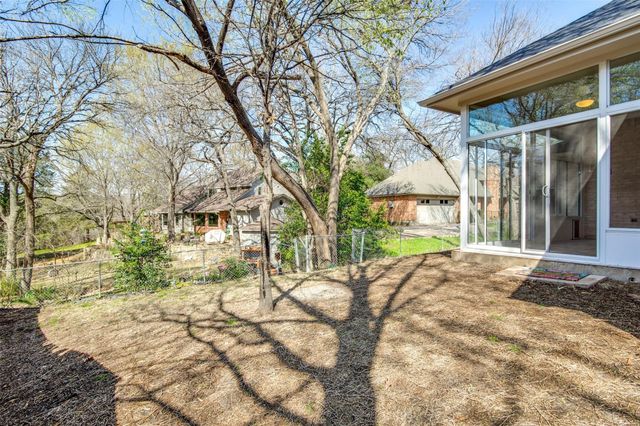 1214 Sandhurst Court, Grapevine, TX 76051