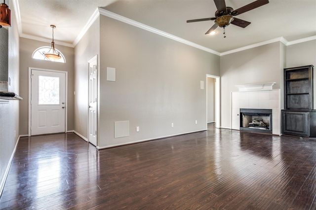 1214 Sandhurst Court, Grapevine, TX 76051