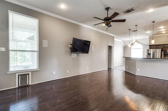 1214 Sandhurst Court, Grapevine, TX 76051