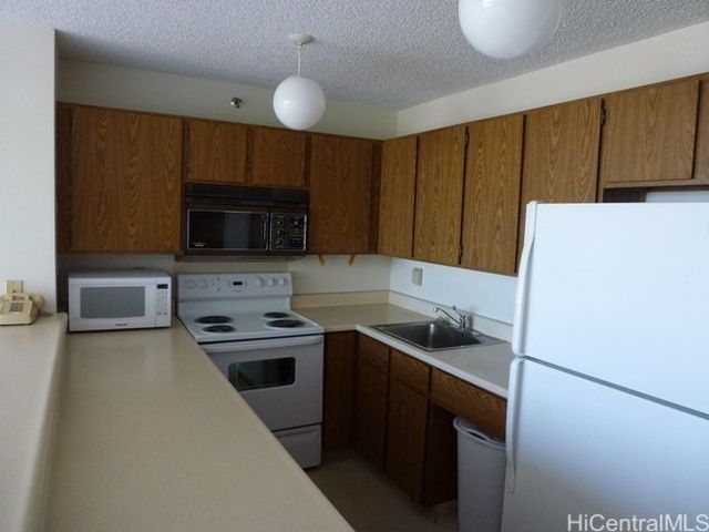 98-402 Koauka Loop 410, Aiea, HI 96701