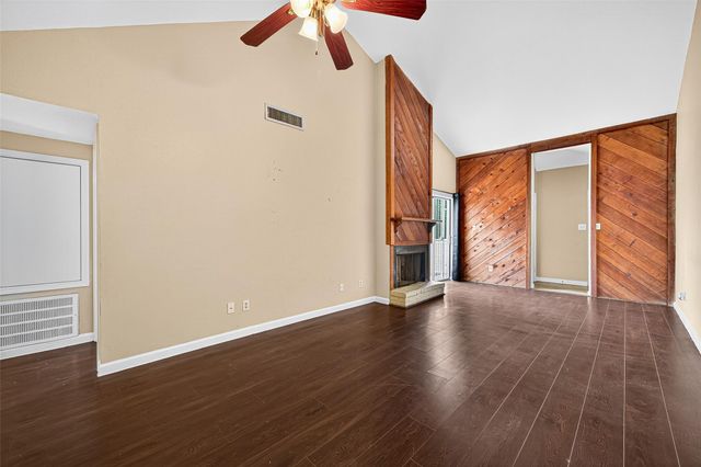 6401 Deihl Road 1105, Houston, TX 77092