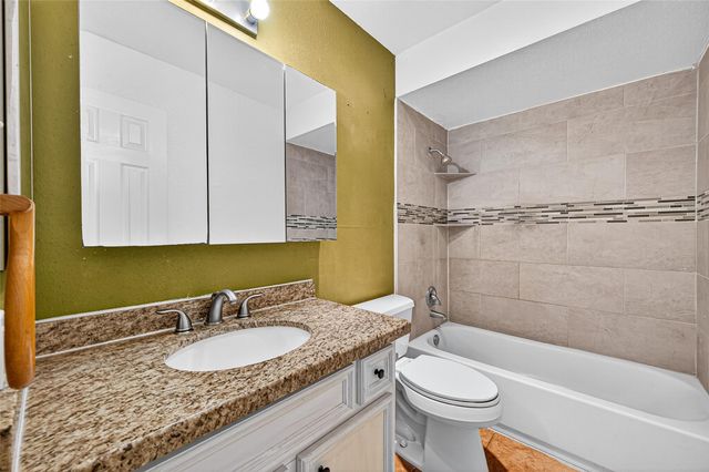 6401 Deihl Road 1105, Houston, TX 77092
