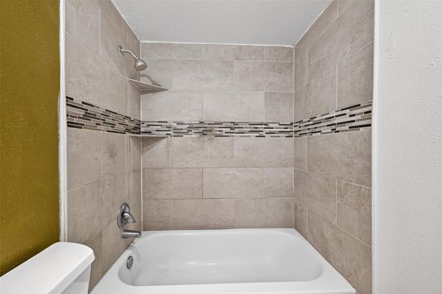 6401 Deihl Road 1105, Houston, TX 77092