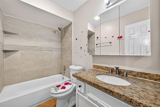 6401 Deihl Road 1105, Houston, TX 77092