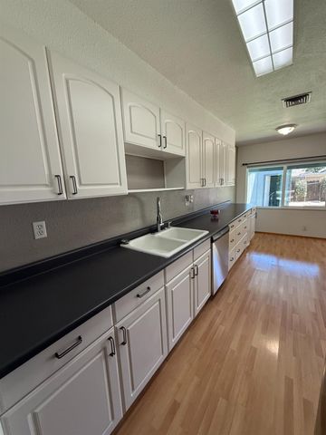 7014 Shiloh Pl, Stockton, CA 95219