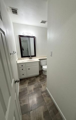 7014 Shiloh Pl, Stockton, CA 95219