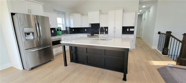 219 SE 141st Road, Warrensburg, MO 64093