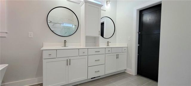 219 SE 141st Road, Warrensburg, MO 64093