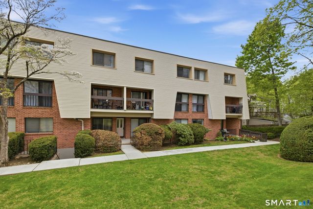 1 Valley Road 207, Stamford, CT 06902