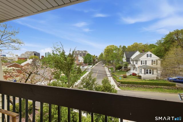 1 Valley Road 207, Stamford, CT 06902