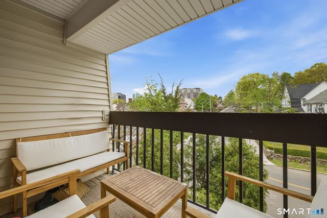 1 Valley Road 207, Stamford, CT 06902