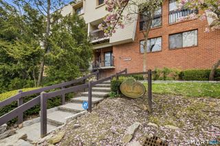 1 Valley Road 207, Stamford, CT 06902