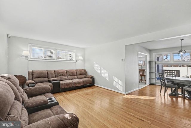 8806 LAKEWOOD, Parkville, MD 21234