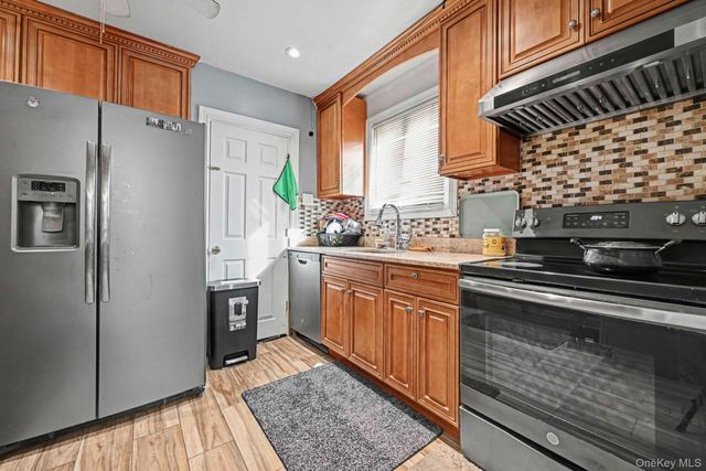 8311 Little Neck Parkway, Glen Oaks, NY 11004