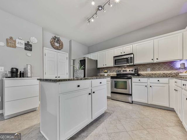 405 Reinhardt Lane, Ball Ground, GA 30107