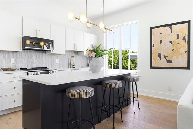 4471 Washtington St 1, Boston, MA 02131