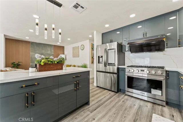 9 Southampton, Irvine, CA 92620