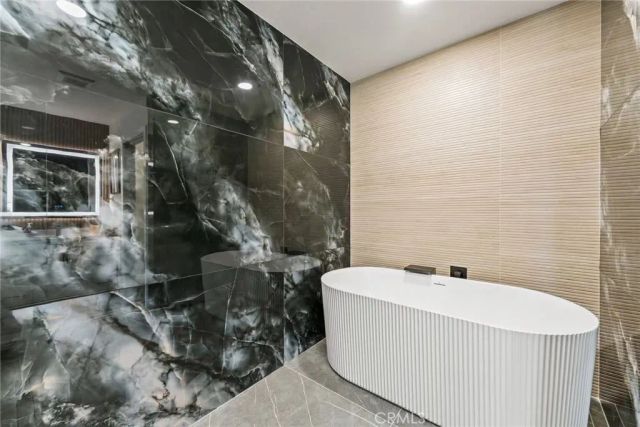 9 Southampton, Irvine, CA 92620