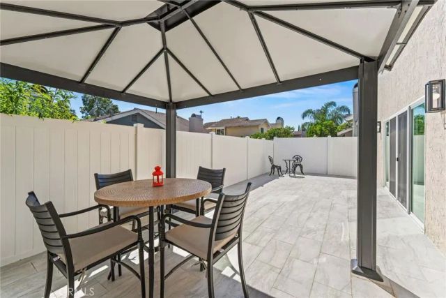 9 Southampton, Irvine, CA 92620