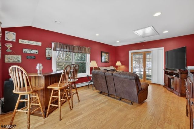 30 Tanglewood Dr, Vernon Twp., NJ 07422