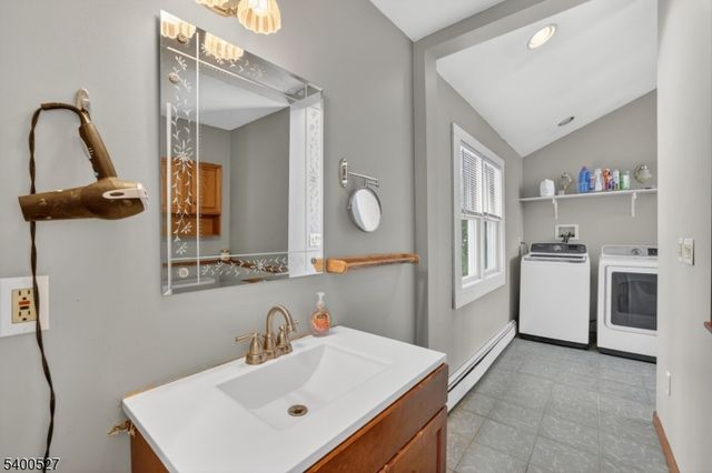 30 Tanglewood Dr, Vernon Twp., NJ 07422